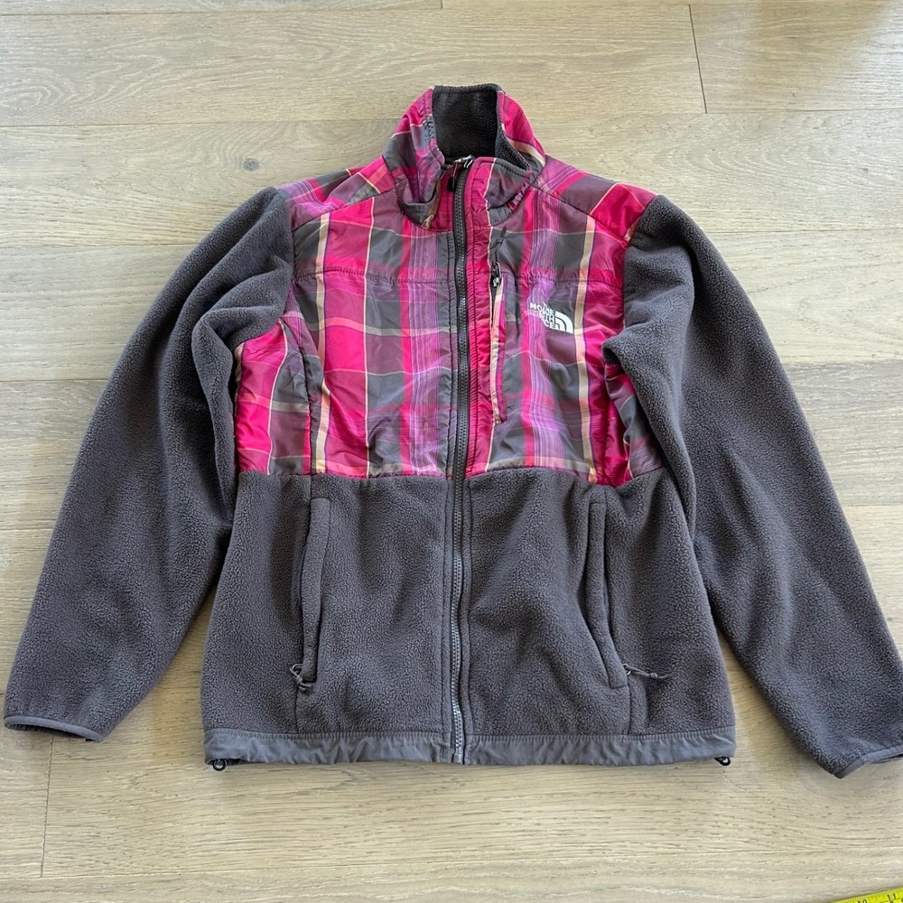 The North Face Denali Fleece Jacket Womens Medium Gray Pink Plaid Full Zip Coat